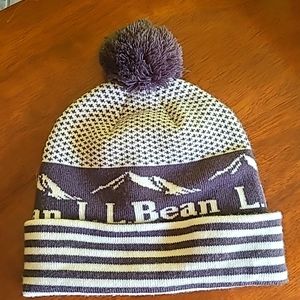 LLBean grey & white pom pom logo beanie